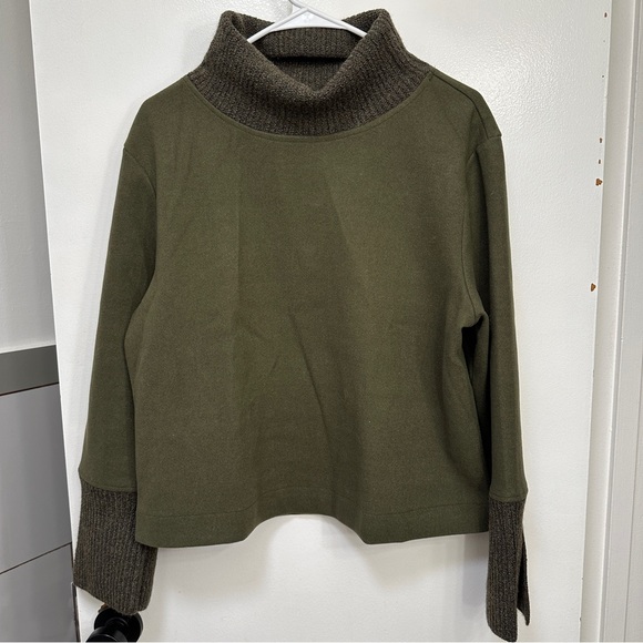 NWT Banana Republic Sweater - Picture 1 of 6